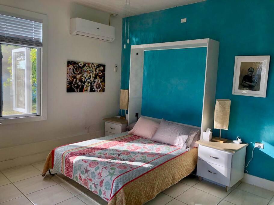 Appartement Spacious Light Filled Studio, Modern Renovation *