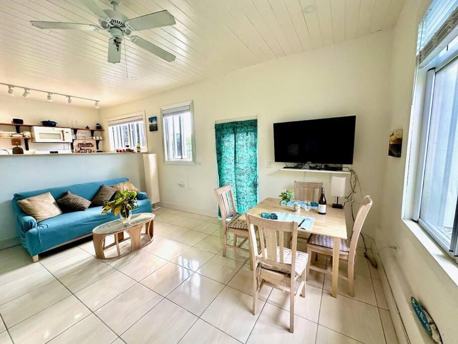 Appartement Spacious Light Filled Studio, Modern Renovation