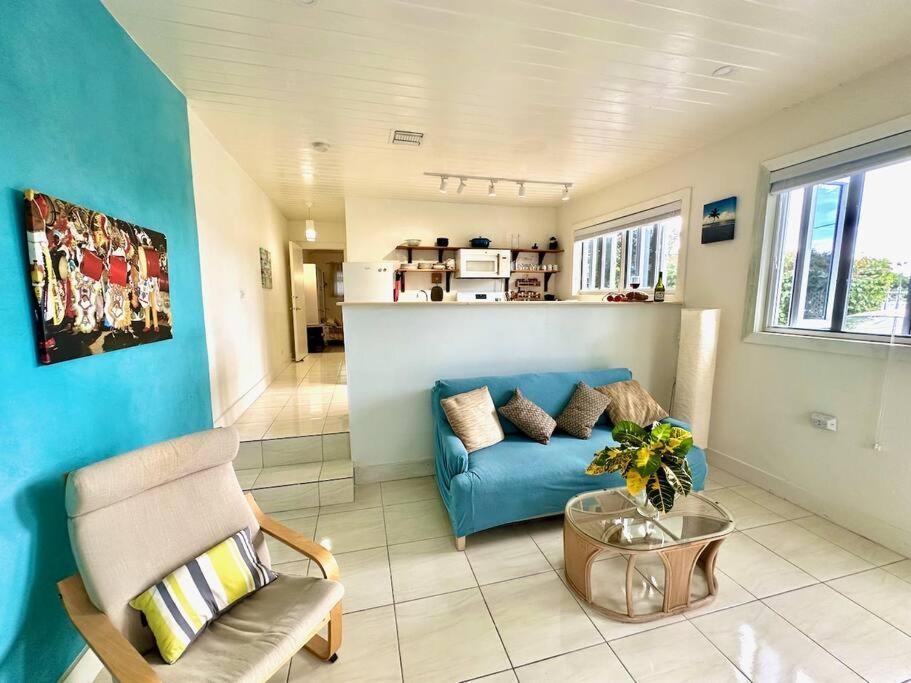 Spacious Light Filled Studio, Modern Renovation *